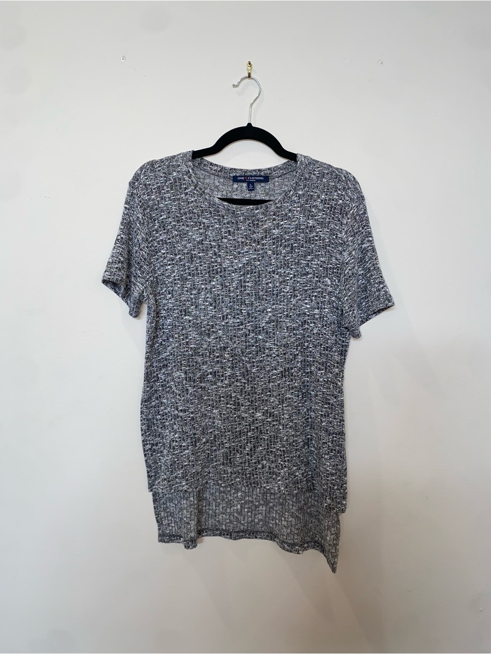 One Clothing Heathered Gray Short-Sleeve High-Low Knit Tee